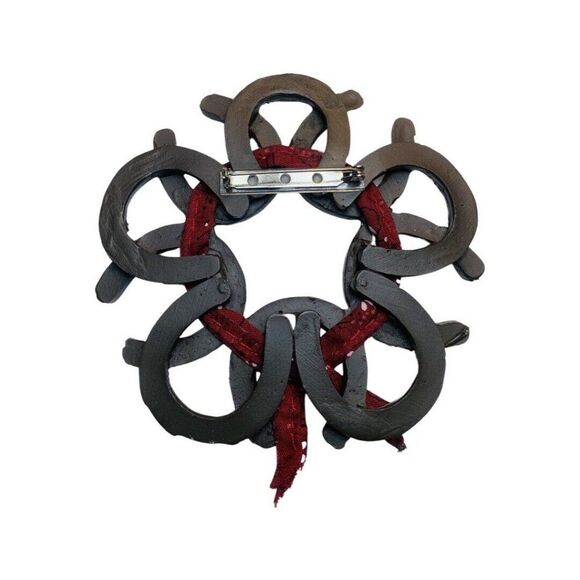 Country Cowboy Horseshoe Wreath Oversized Major 3D Statement Brooch Christmas - Picture 5 of 6